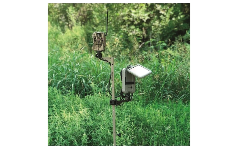 Stealth cam camera / solar pak mounting post